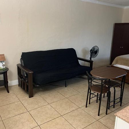 Quiet Cozy Efficiency Appartement Hollywood Buitenkant foto